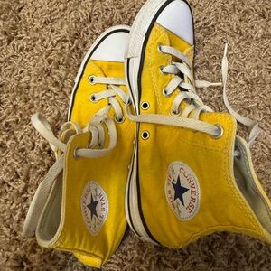 Converse Yellow Sneakers with High-Top Design and Classic Style
